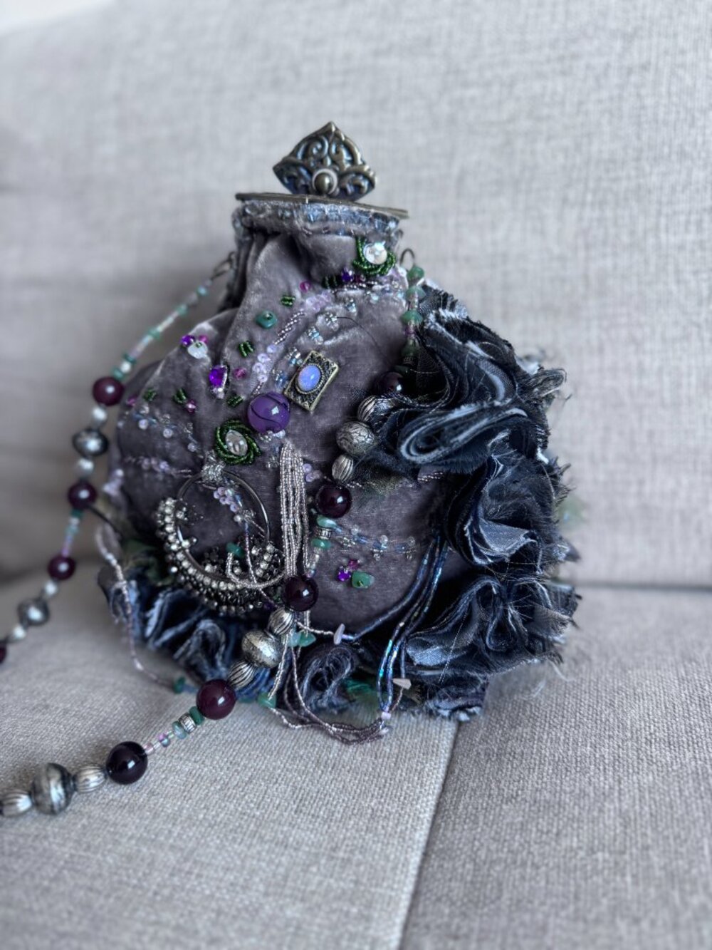 Vintage Minaudière Mary Frances gray velvet beaded jeweled kiss-lock evening bag